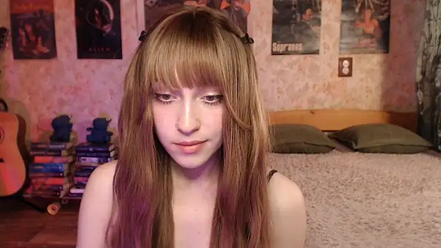Friendly Ellie online show from 06-06-26, 01:33