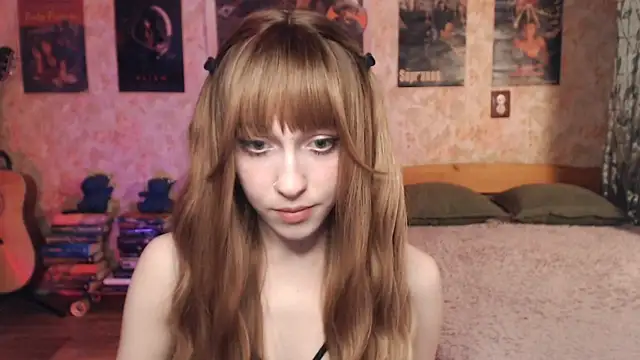 Snapshot of Friendly_Ellie chatting on 02-07-26, 12:18 Friendly Ellie online show from 02-07-26, 12:18