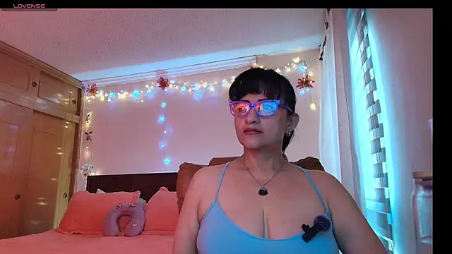 ISABEEL SOFIA01 online show from 04-12-26, 12:41