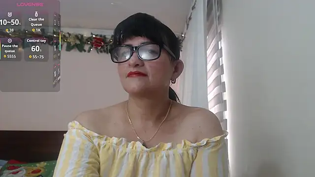 ISABEEL SOFIA01 online show from 10-11-25, 01:56