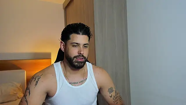 Justyn Torres online show from 02-25-25, 01:09