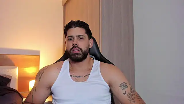 Justyn Torres online show from 03-11-25, 01:37