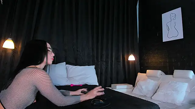 Snapshot of CelinayHanck chatting on 09-23-25, 01:18 CelinayHanck online show from 09-23-25, 01:18