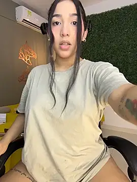 Amandanauty online show from 12-14-25, 07:25