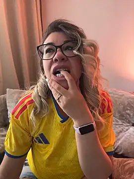 salomesweet13 online show from 06-17-26, 04:06