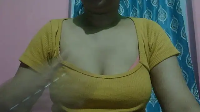 Snapshot of AVNI09- chatting on 06-19-26, 12:55 AVNI09- online show from 06-19-26, 12:55