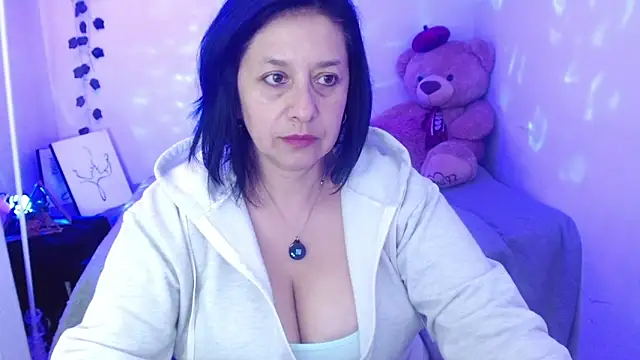 Snapshot of camilalatti chatting on 10-08-25, 11:49 camilalatti online show from 10-08-25, 11:49