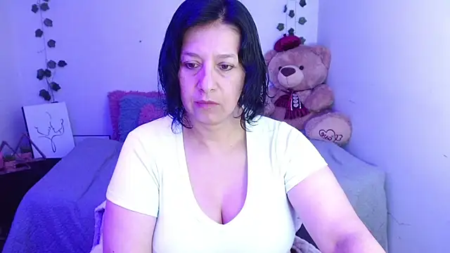 Snapshot of camilalatti chatting on 09-23-25, 04:25 camilalatti online show from 09-23-25, 04:25