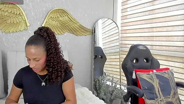 EmmaFerrary online show from 04-16-26, 07:14