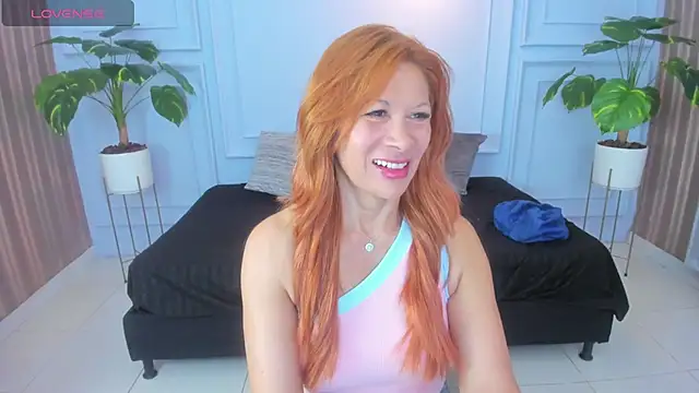 cintiagreyx online show from 04-08-26, 11:33