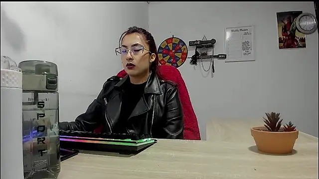 Snapshot of Scarlett_Sen chatting on 03-11-25, 01:12 Scarlett Sen online show from 03-11-25, 01:12