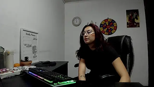 Snapshot of Scarlett_Sen chatting on 01-10-25, 06:28 Scarlett Sen online show from 01-10-25, 06:28