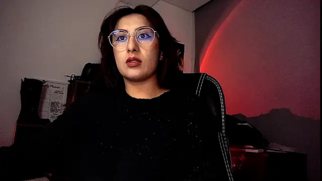 Snapshot of Scarlett_Sen chatting on 09-11-25, 03:34 Scarlett Sen online show from 09-11-25, 03:34