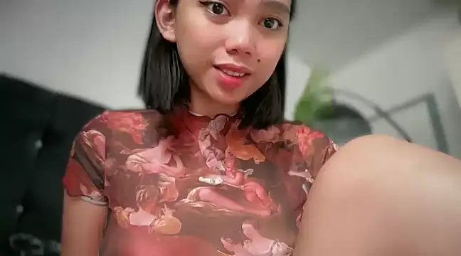Snapshot of GenesisCastillano chatting on 03-05-25, 05:29 GenesisCastillano online show from 03-05-25, 05:29