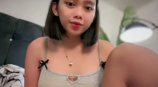 Snapshot of GenesisCastillano chatting on 03-07-25, 11:40 GenesisCastillano online show from 03-07-25, 11:40