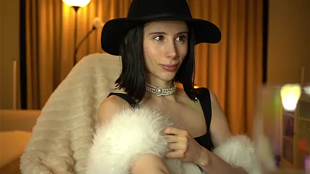 Your Nicolett online show from 03-12-26, 03:34