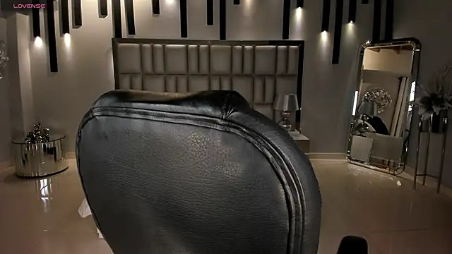 Snapshot of NickyLawson chatting on 11-29-25, 04:12 NickyLawson online show from 11-29-25, 04:12