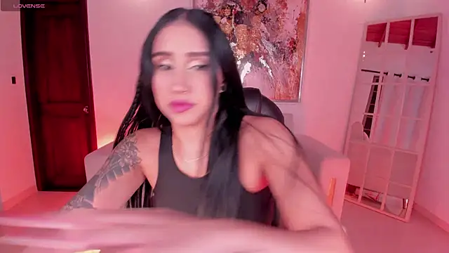 Snapshot of NickyLawson chatting on 01-14-26, 04:38 NickyLawson online show from 01-14-26, 04:38