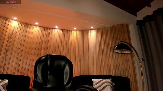 NickyLawson online show from 04-06-26, 05:19