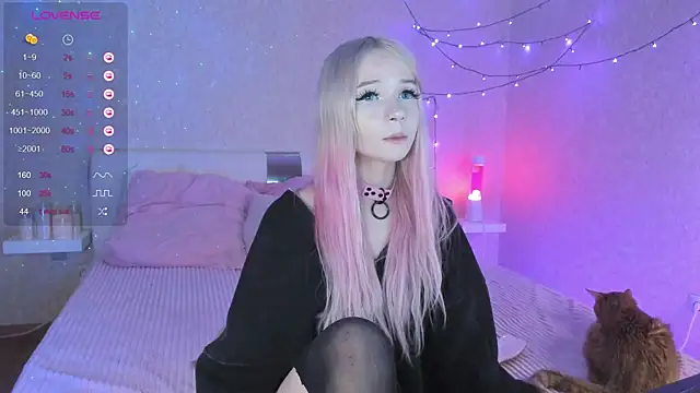 Snapshot of Misty_Shadow chatting on 12-04-24, 12:24 Misty Shadow online show from 12-04-24, 12:24