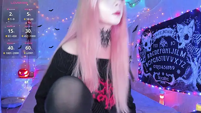 Snapshot of Misty_Shadow chatting on 10-31-25, 10:38 Misty Shadow online show from 10-31-25, 10:38