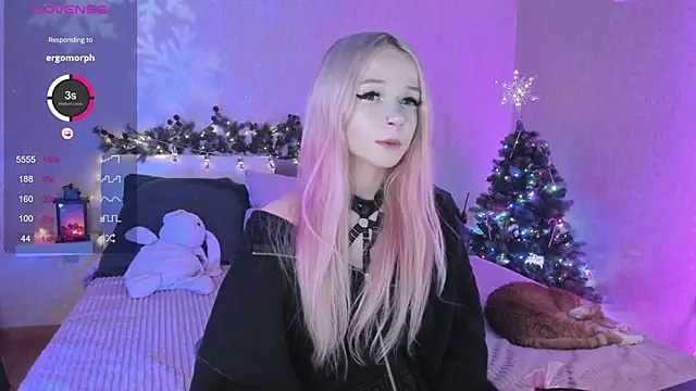 Snapshot of Misty_Shadow chatting on 12-24-24, 11:33 Misty Shadow online show from 12-24-24, 11:33