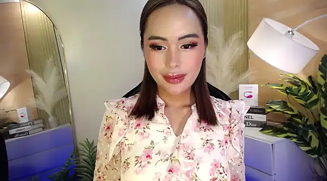 Snapshot of HeavenlyStar chatting on 02-25-25, 03:42 HeavenlyStar online show from 02-25-25, 03:42