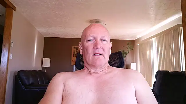 Snapshot of BasicAnt chatting on 05-15-26, 02:26 BasicAnt online show from 05-15-26, 02:26