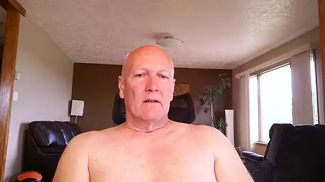 Snapshot of BasicAnt chatting on 05-18-26, 05:51 BasicAnt online show from 05-18-26, 05:51