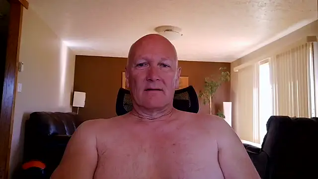 Snapshot of BasicAnt chatting on 06-01-26, 02:50 BasicAnt online show from 06-01-26, 02:50