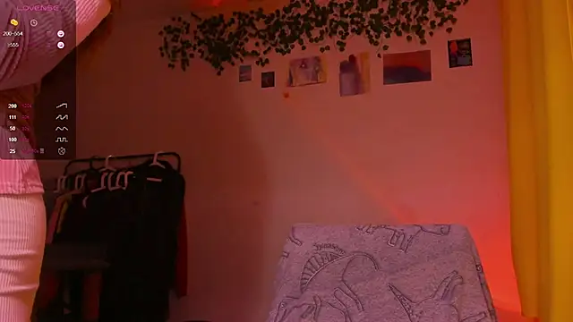 mollytuck online show from 12-02-25, 03:47