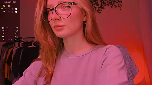 Snapshot of mollytuck chatting on 10-03-25, 03:57 mollytuck online show from 10-03-25, 03:57