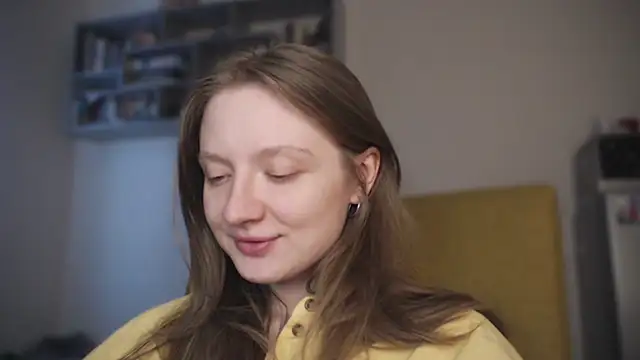 Snapshot of mollytuck chatting on 01-11-25, 11:12 mollytuck online show from 01-11-25, 11:12