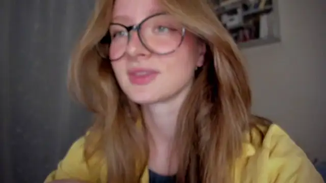 Snapshot of mollytuck chatting on 09-09-25, 04:16 mollytuck online show from 09-09-25, 04:16