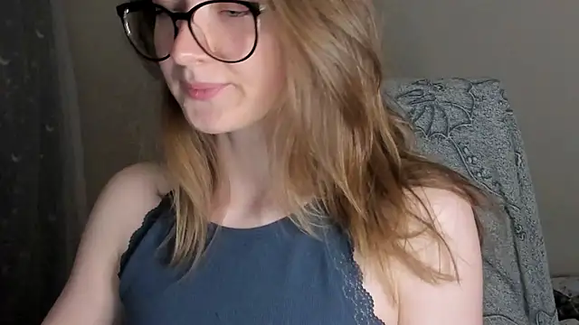 Snapshot of mollytuck chatting on 09-12-25, 04:40 mollytuck online show from 09-12-25, 04:40