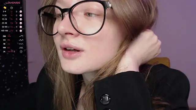 Snapshot of mollytuck chatting on 03-20-25, 02:53 mollytuck online show from 03-20-25, 02:53