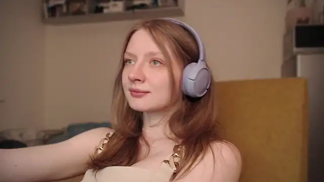 Snapshot of mollytuck chatting on 12-21-24, 03:20 mollytuck online show from 12-21-24, 03:20