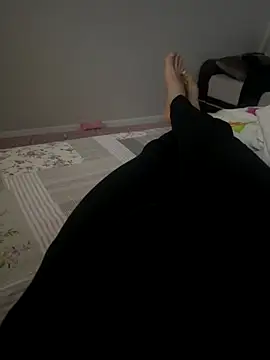 Snapshot of MAHKE12 chatting on 11-30-25, 09:04 MAHKE12 online show from 11-30-25, 09:04