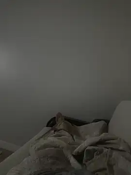 Snapshot of MAHKE12 chatting on 10-05-25, 10:33 MAHKE12 online show from 10-05-25, 10:33