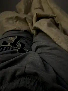 Snapshot of MAHKE12 chatting on 10-10-25, 10:43 MAHKE12 online show from 10-10-25, 10:43