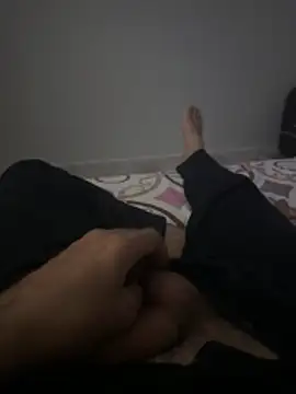 Snapshot of MAHKE12 chatting on 11-11-25, 09:53 MAHKE12 online show from 11-11-25, 09:53