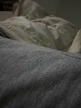 Snapshot of MAHKE12 chatting on 10-11-25, 10:55 MAHKE12 online show from 10-11-25, 10:55