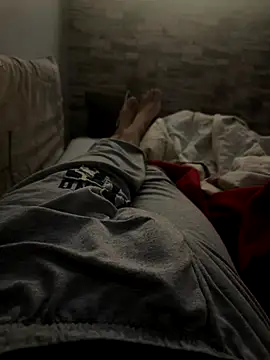 Snapshot of MAHKE12 chatting on 10-13-25, 10:32 MAHKE12 online show from 10-13-25, 10:32