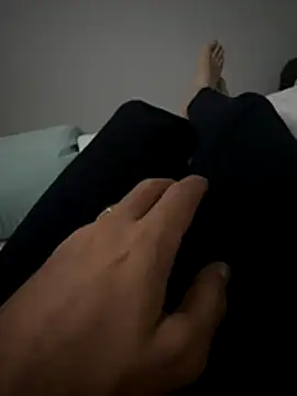 Snapshot of MAHKE12 chatting on 11-03-25, 08:45 MAHKE12 online show from 11-03-25, 08:45