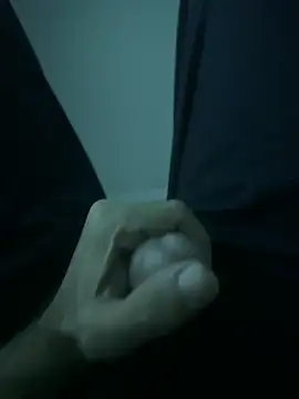 Snapshot of MAHKE12 chatting on 10-21-25, 09:58 MAHKE12 online show from 10-21-25, 09:58