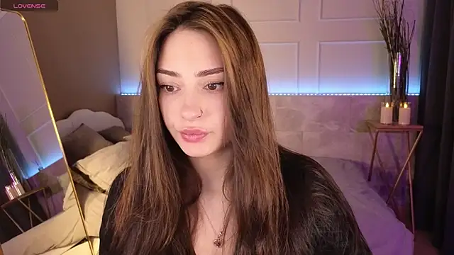 Snapshot of MilanaSugar chatting on 02-18-25, 06:37 MilanaSugar online show from 02-18-25, 06:37