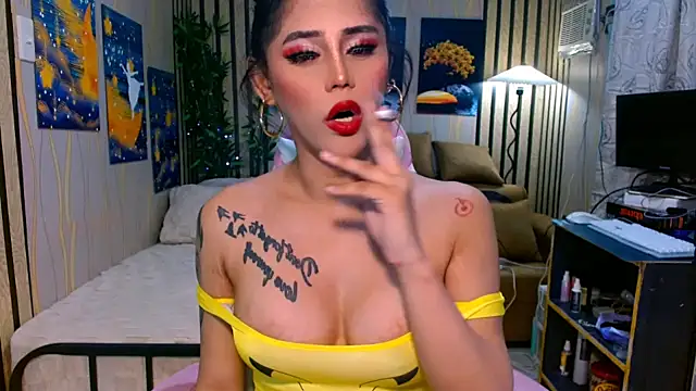 UrSweetKatCakes online show from 10-21-25, 12:00