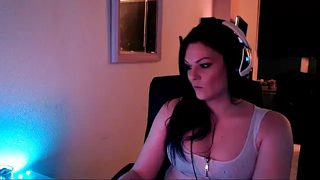 Snapshot of Bailey_S chatting on 02-07-25, 10:09 Bailey S online show from 02-07-25, 10:09