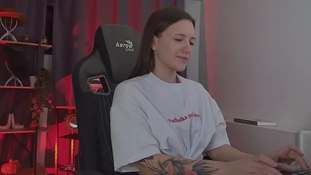 Snapshot of JennyDens chatting on 02-05-26, 06:37 JennyDens online show from 02-05-26, 06:37