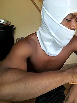 Snapshot of vannycov chatting on 05-16-26, 10:36 vannycov online show from 05-16-26, 10:36